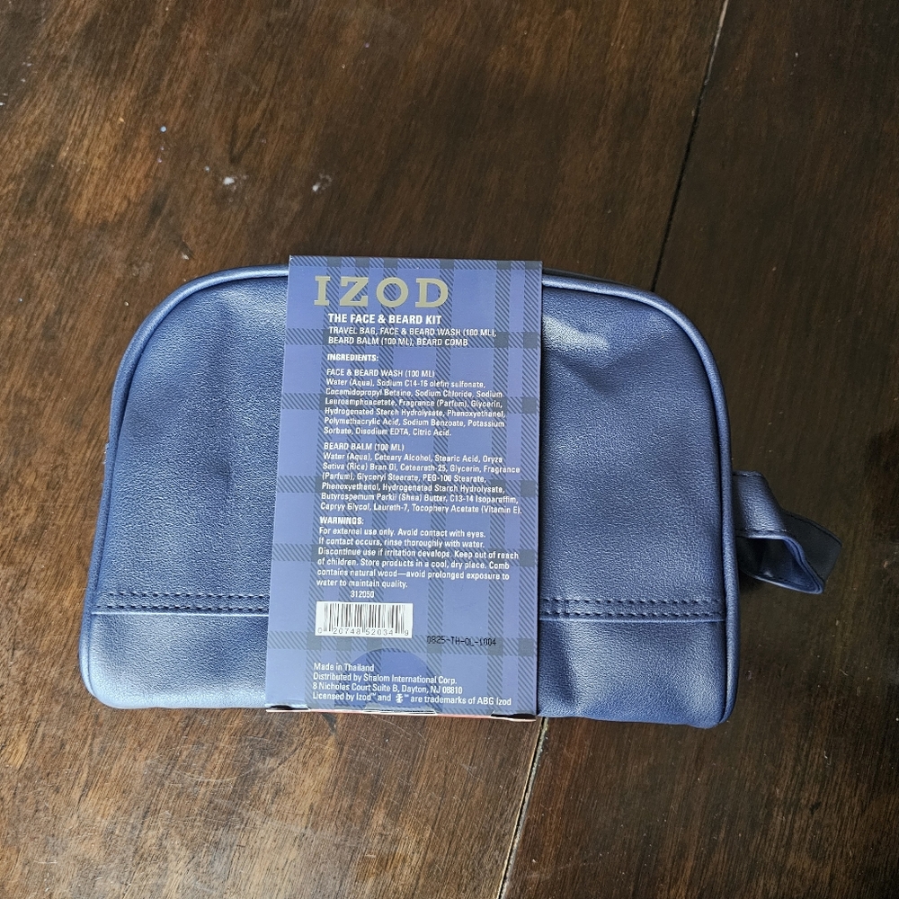 IZOD Blue and White Men's Travel Bag - Picture 8 of 8